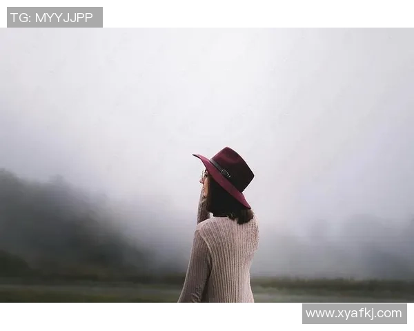 背影足球球星女选手头像展示展现女性力量与运动魅力