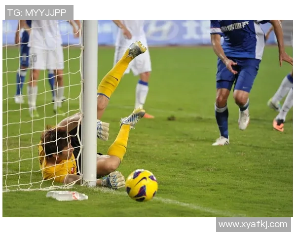 足球场上传奇瞬间 这位球星用一脚震撼全场成就经典绝技